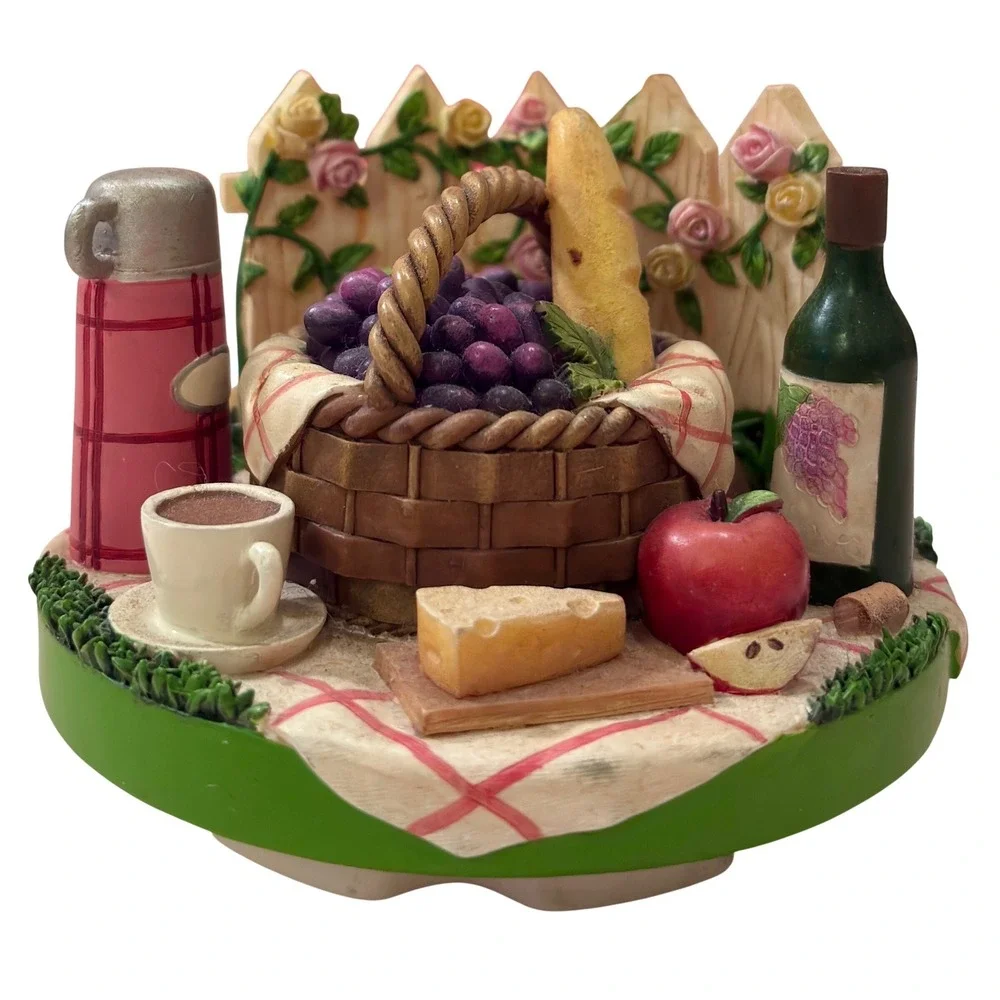 Our America Picnic‎ Candle Capper Topper Multicolor Excellent Grapes Wine Fence